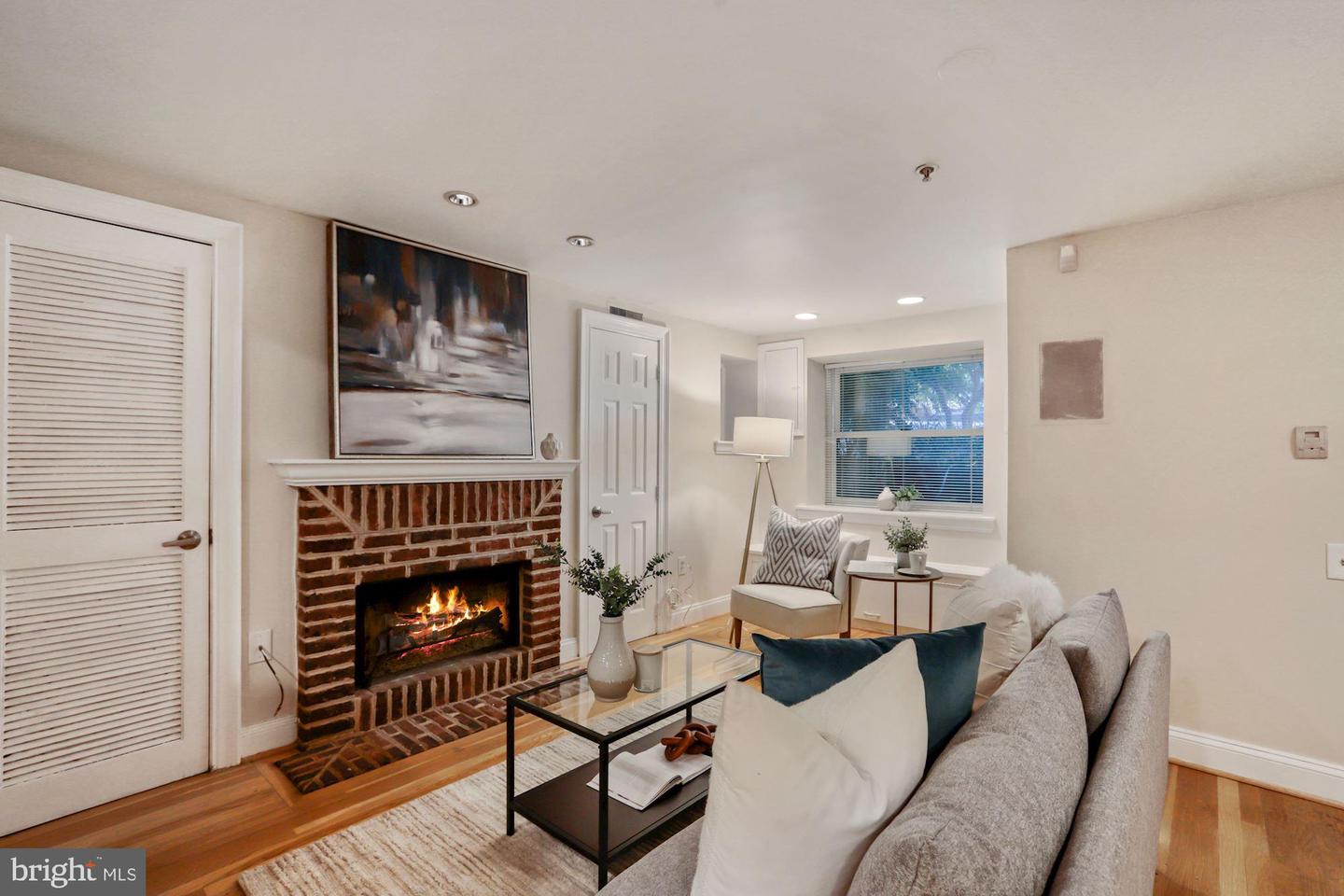 1713 18TH ST NW #B, WASHINGTON, District Of Columbia 20009, 2 Bedrooms Bedrooms, ,1 BathroomBathrooms,Residential,For sale,1713 18TH ST NW #B,DCDC2217372 MLS # DCDC2217372