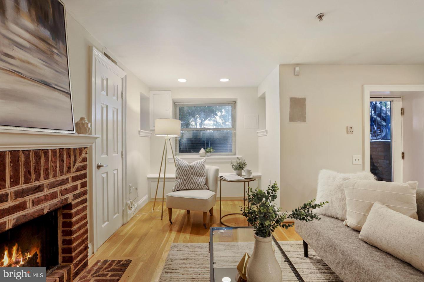 1713 18TH ST NW #B, WASHINGTON, District Of Columbia 20009, 2 Bedrooms Bedrooms, ,1 BathroomBathrooms,Residential,For sale,1713 18TH ST NW #B,DCDC2217372 MLS # DCDC2217372