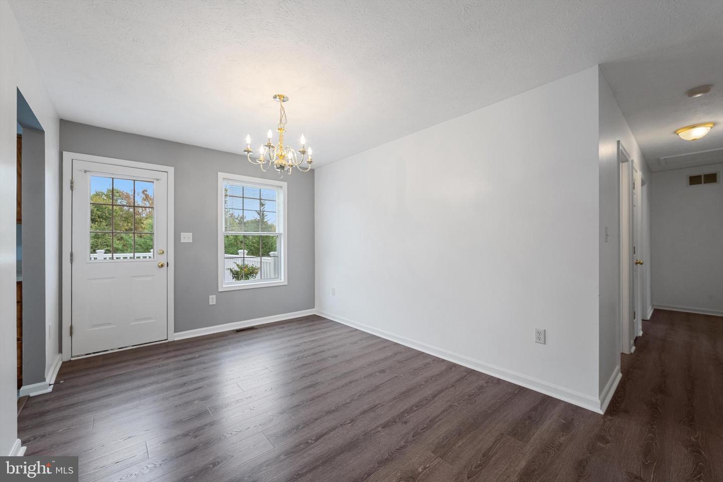 290 GREEN ST, WINCHESTER, Virginia 22601, 4 Bedrooms Bedrooms, ,3 BathroomsBathrooms,Residential,For sale,290 GREEN ST,VAWI2008996 MLS # VAWI2008996