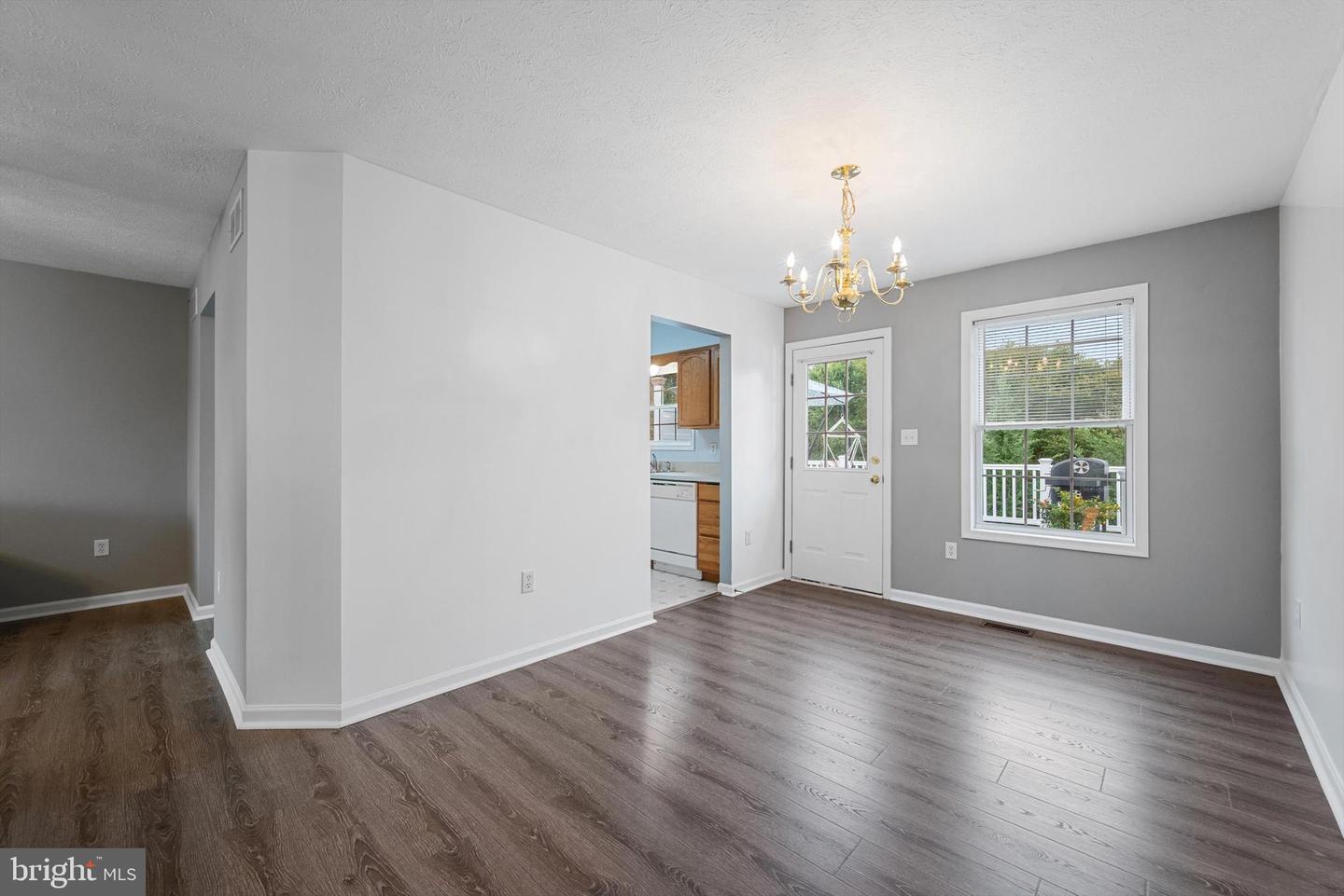 290 GREEN ST, WINCHESTER, Virginia 22601, 4 Bedrooms Bedrooms, ,3 BathroomsBathrooms,Residential,For sale,290 GREEN ST,VAWI2008996 MLS # VAWI2008996