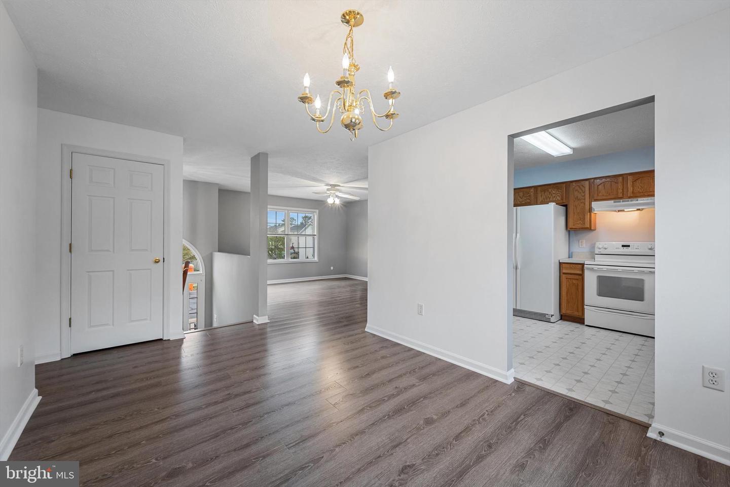 290 GREEN ST, WINCHESTER, Virginia 22601, 4 Bedrooms Bedrooms, ,3 BathroomsBathrooms,Residential,For sale,290 GREEN ST,VAWI2008996 MLS # VAWI2008996