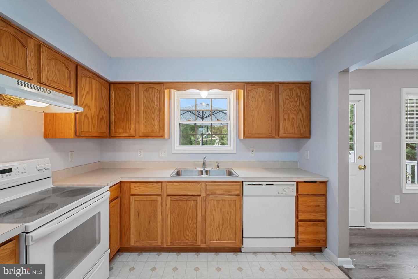 290 GREEN ST, WINCHESTER, Virginia 22601, 4 Bedrooms Bedrooms, ,3 BathroomsBathrooms,Residential,For sale,290 GREEN ST,VAWI2008996 MLS # VAWI2008996