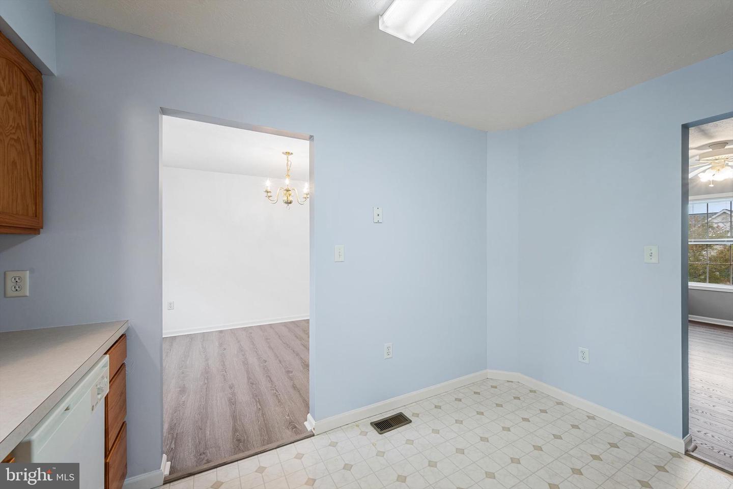 290 GREEN ST, WINCHESTER, Virginia 22601, 4 Bedrooms Bedrooms, ,3 BathroomsBathrooms,Residential,For sale,290 GREEN ST,VAWI2008996 MLS # VAWI2008996