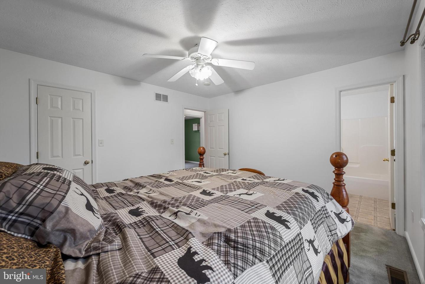 290 GREEN ST, WINCHESTER, Virginia 22601, 4 Bedrooms Bedrooms, ,3 BathroomsBathrooms,Residential,For sale,290 GREEN ST,VAWI2008996 MLS # VAWI2008996