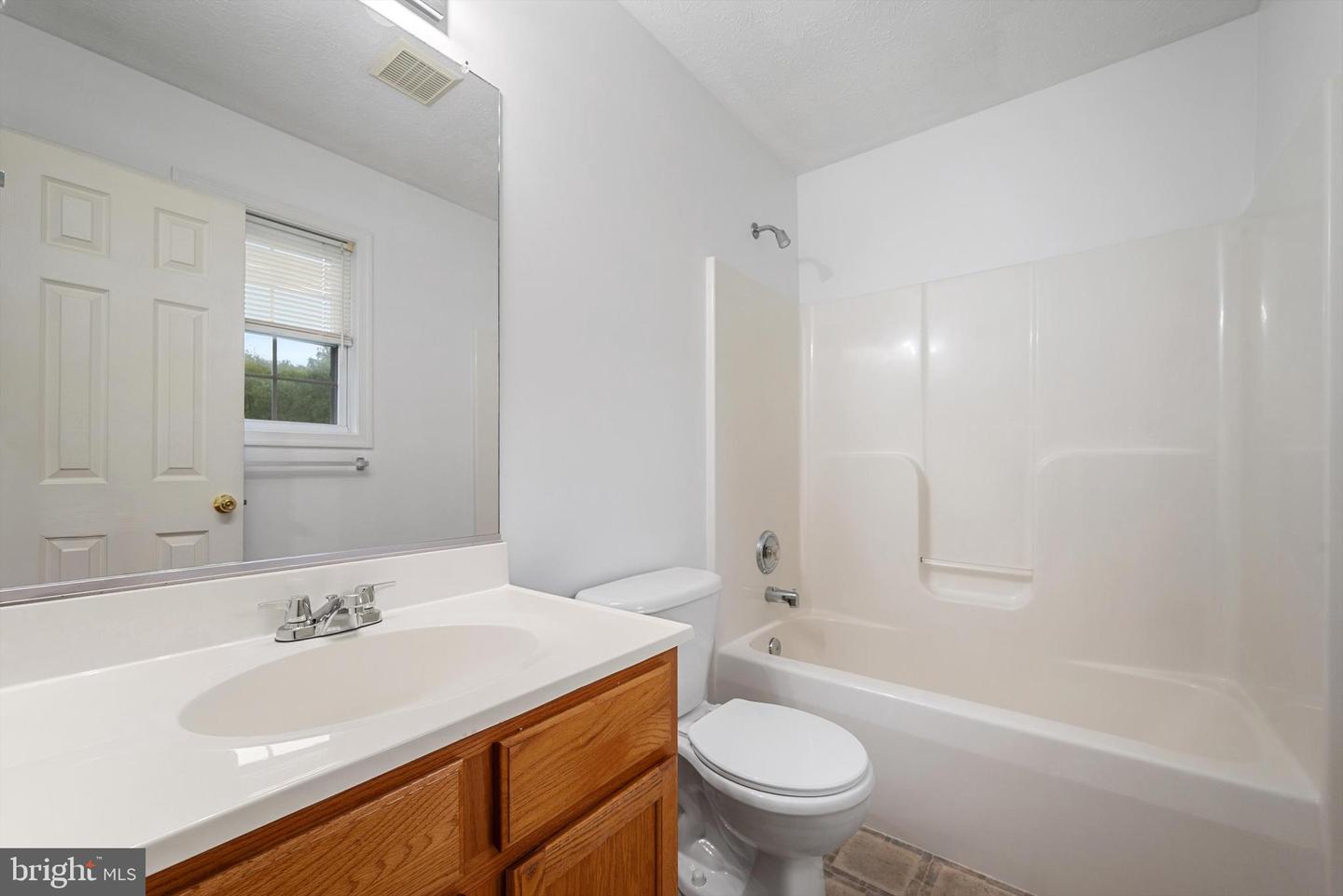 290 GREEN ST, WINCHESTER, Virginia 22601, 4 Bedrooms Bedrooms, ,3 BathroomsBathrooms,Residential,For sale,290 GREEN ST,VAWI2008996 MLS # VAWI2008996