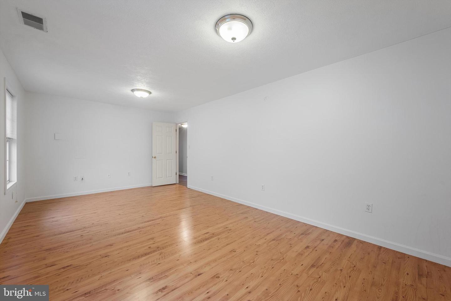 290 GREEN ST, WINCHESTER, Virginia 22601, 4 Bedrooms Bedrooms, ,3 BathroomsBathrooms,Residential,For sale,290 GREEN ST,VAWI2008996 MLS # VAWI2008996