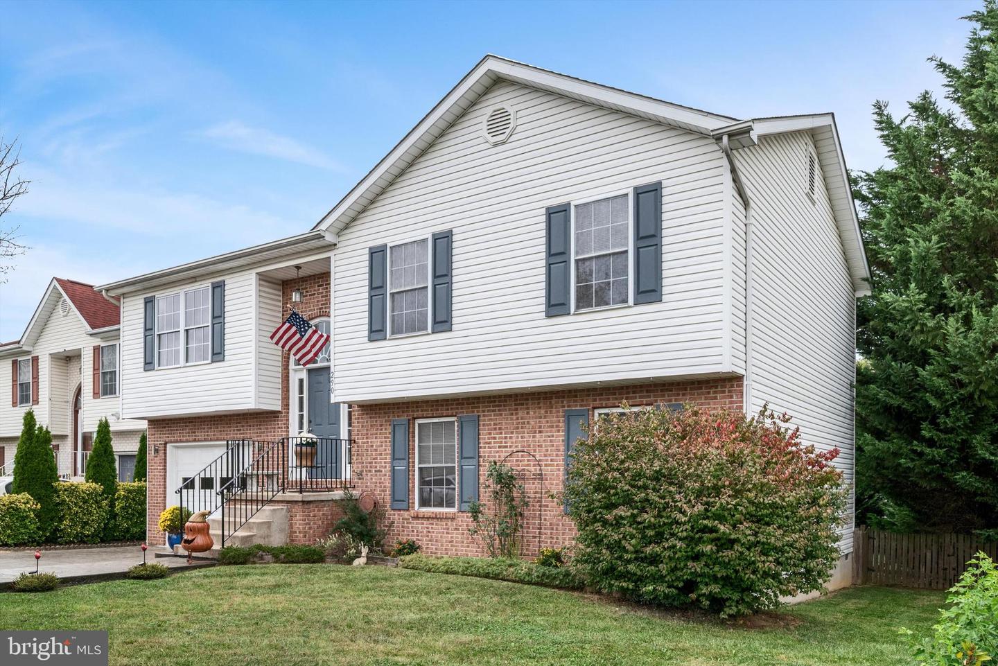 290 GREEN ST, WINCHESTER, Virginia 22601, 4 Bedrooms Bedrooms, ,3 BathroomsBathrooms,Residential,For sale,290 GREEN ST,VAWI2008996 MLS # VAWI2008996