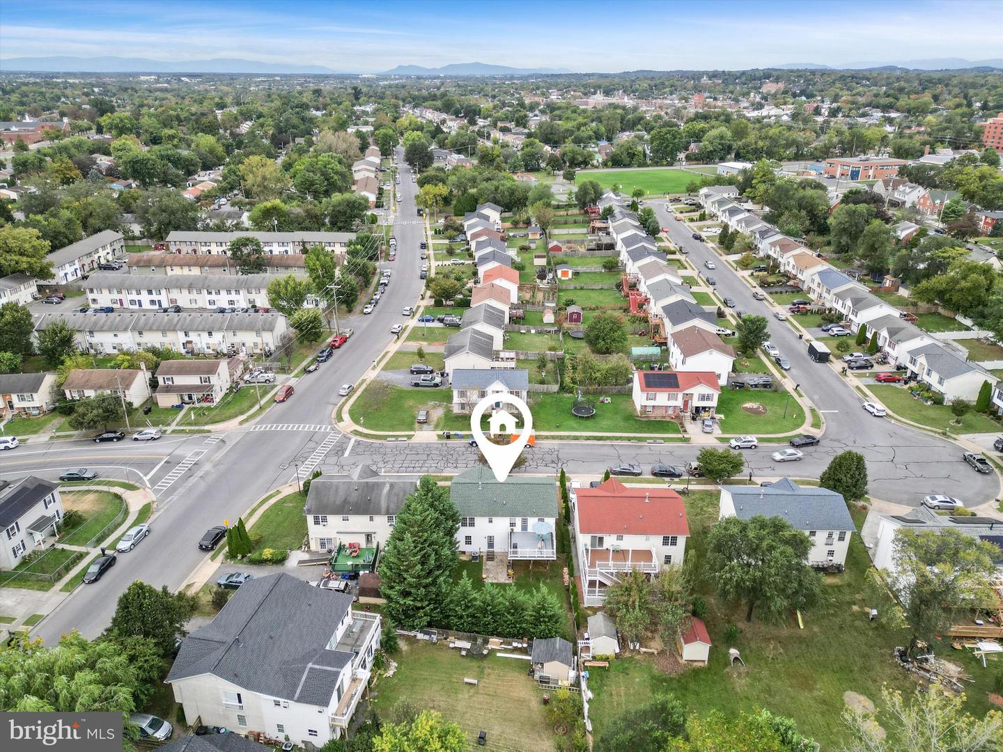 290 GREEN ST, WINCHESTER, Virginia 22601, 4 Bedrooms Bedrooms, ,3 BathroomsBathrooms,Residential,For sale,290 GREEN ST,VAWI2008996 MLS # VAWI2008996