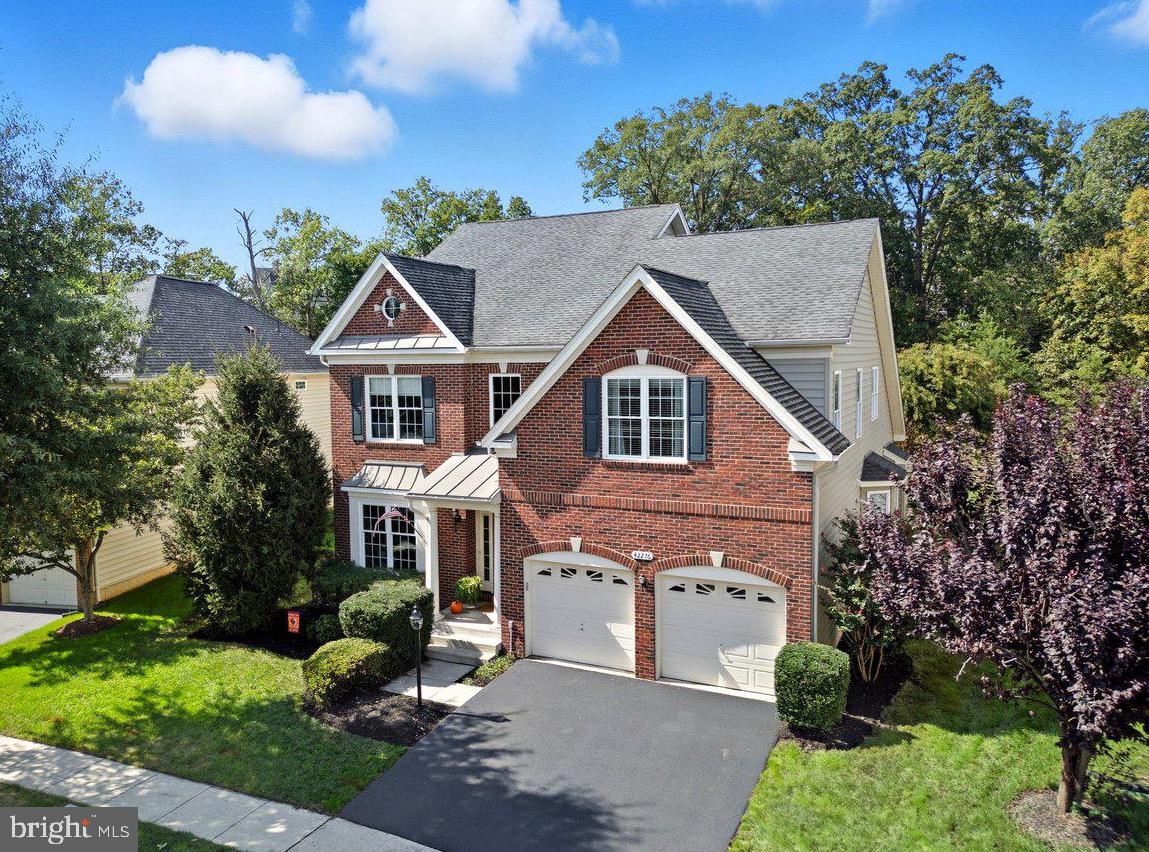 42276 MAGISTRATE CT, CHANTILLY, Virginia 20152, 4 Bedrooms Bedrooms, ,3 BathroomsBathrooms,Residential,For sale,42276 MAGISTRATE CT,VALO2105762 MLS # VALO2105762