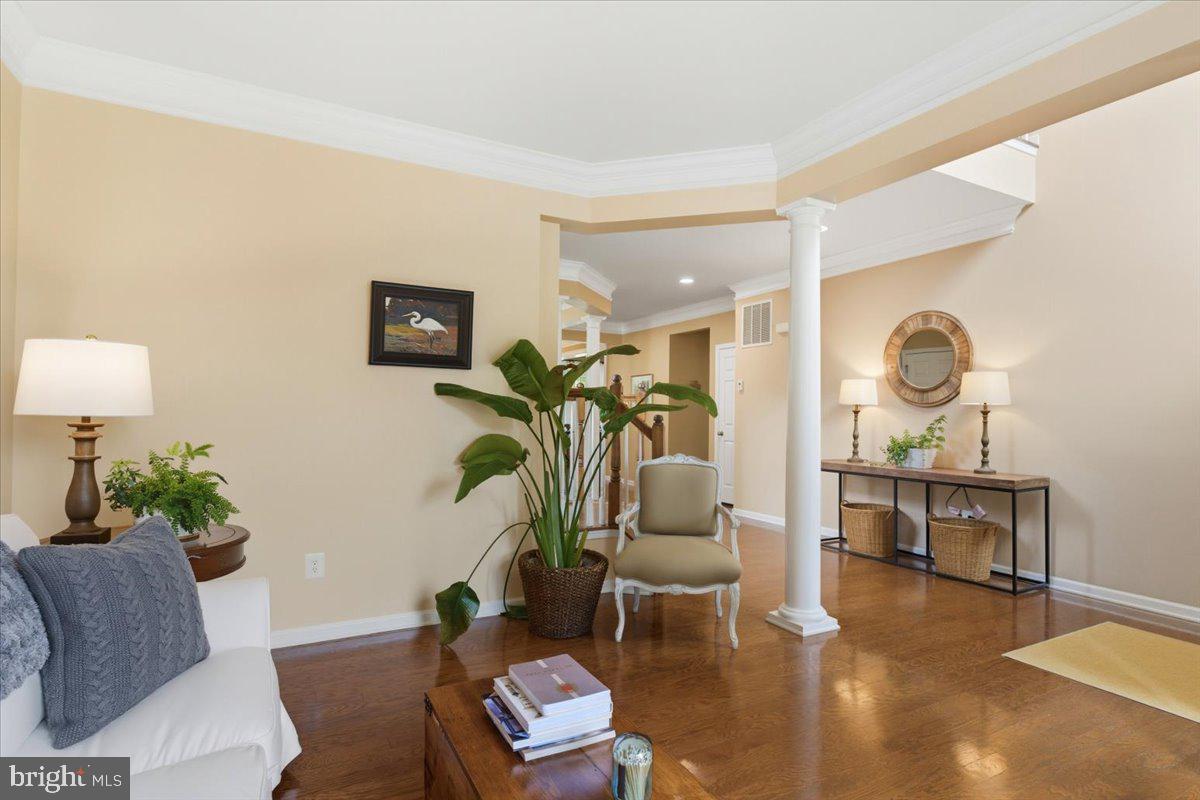 42276 MAGISTRATE CT, CHANTILLY, Virginia 20152, 4 Bedrooms Bedrooms, ,3 BathroomsBathrooms,Residential,For sale,42276 MAGISTRATE CT,VALO2105762 MLS # VALO2105762