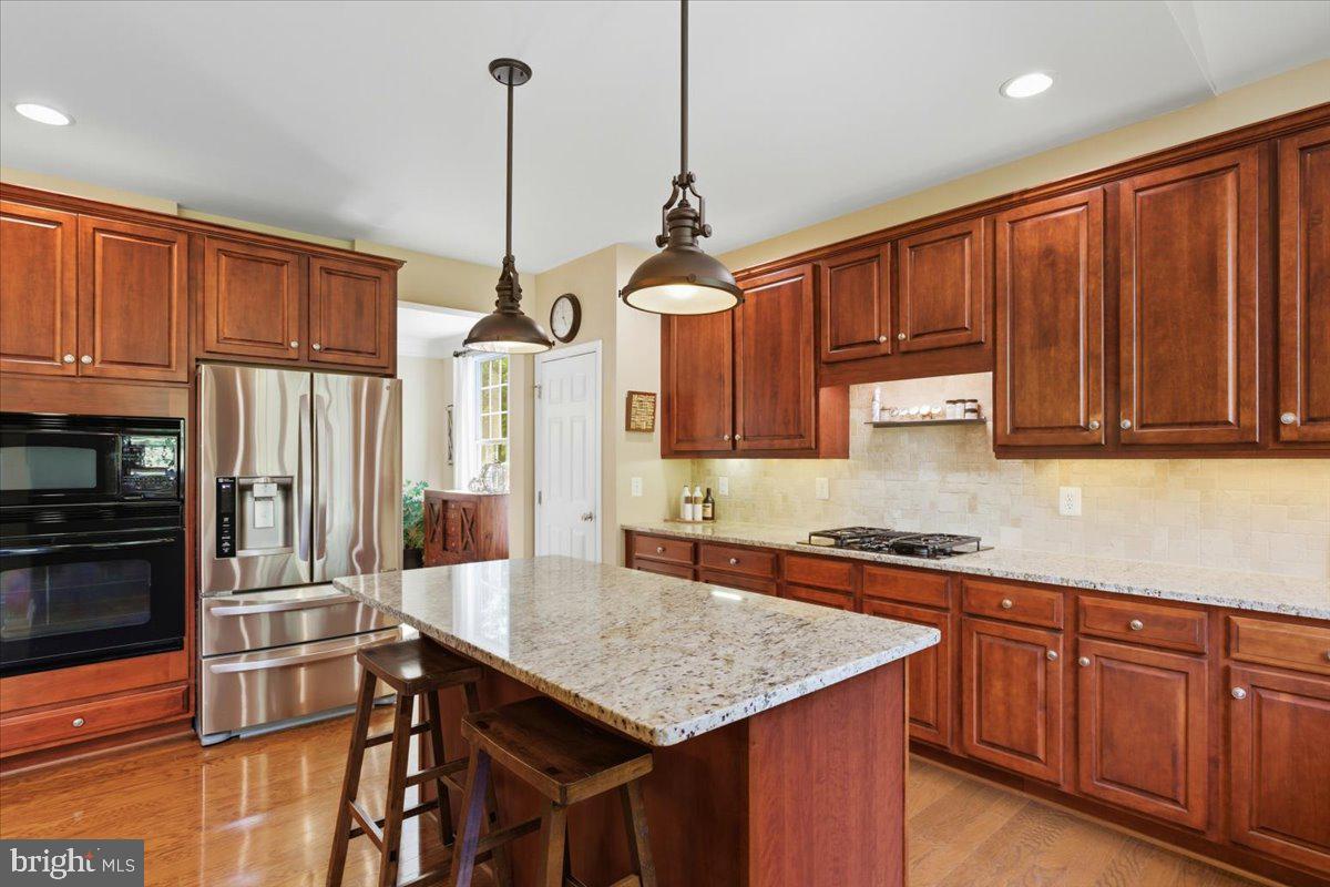 42276 MAGISTRATE CT, CHANTILLY, Virginia 20152, 4 Bedrooms Bedrooms, ,3 BathroomsBathrooms,Residential,For sale,42276 MAGISTRATE CT,VALO2105762 MLS # VALO2105762
