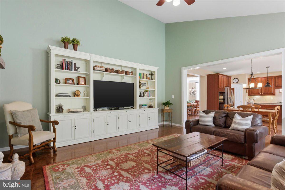 42276 MAGISTRATE CT, CHANTILLY, Virginia 20152, 4 Bedrooms Bedrooms, ,3 BathroomsBathrooms,Residential,For sale,42276 MAGISTRATE CT,VALO2105762 MLS # VALO2105762