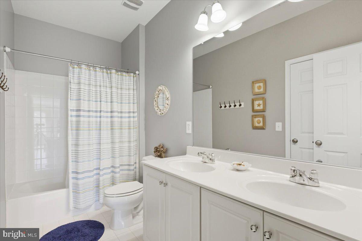 42276 MAGISTRATE CT, CHANTILLY, Virginia 20152, 4 Bedrooms Bedrooms, ,3 BathroomsBathrooms,Residential,For sale,42276 MAGISTRATE CT,VALO2105762 MLS # VALO2105762