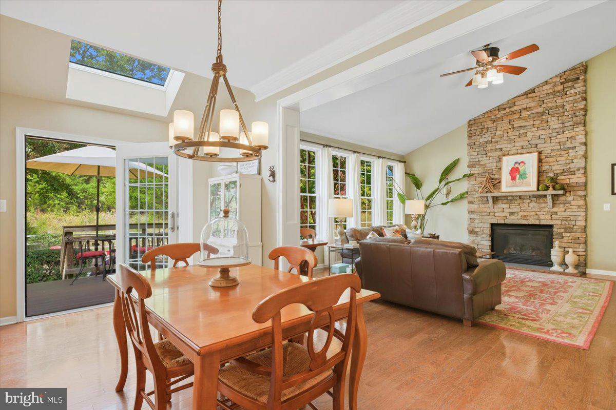 42276 MAGISTRATE CT, CHANTILLY, Virginia 20152, 4 Bedrooms Bedrooms, ,3 BathroomsBathrooms,Residential,For sale,42276 MAGISTRATE CT,VALO2105762 MLS # VALO2105762
