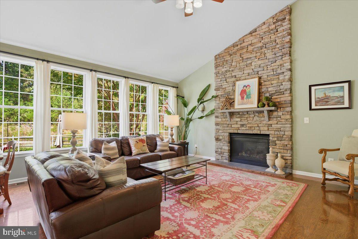 42276 MAGISTRATE CT, CHANTILLY, Virginia 20152, 4 Bedrooms Bedrooms, ,3 BathroomsBathrooms,Residential,For sale,42276 MAGISTRATE CT,VALO2105762 MLS # VALO2105762