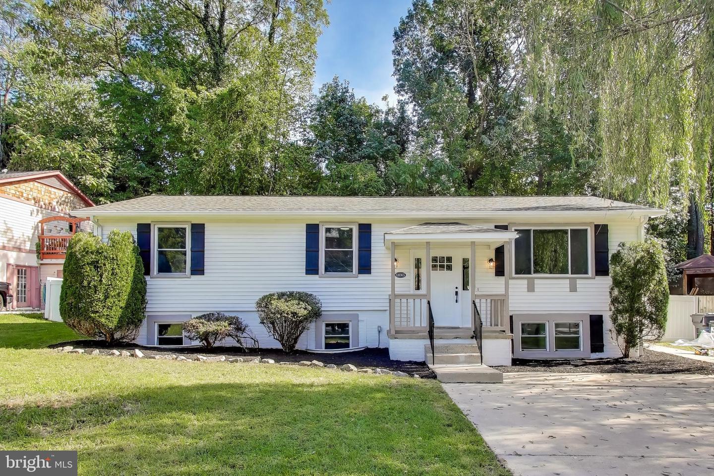 18905 RED OAK LN, TRIANGLE, Virginia 22172, 5 Bedrooms Bedrooms, ,3 BathroomsBathrooms,Residential,For sale,18905 RED OAK LN,VAPW2103430 MLS # VAPW2103430