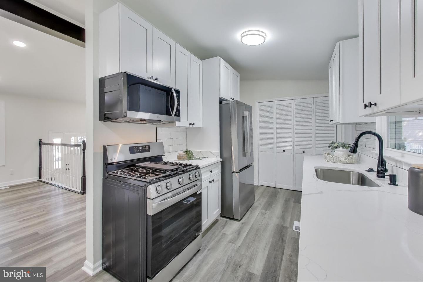 18905 RED OAK LN, TRIANGLE, Virginia 22172, 5 Bedrooms Bedrooms, ,3 BathroomsBathrooms,Residential,For sale,18905 RED OAK LN,VAPW2103430 MLS # VAPW2103430