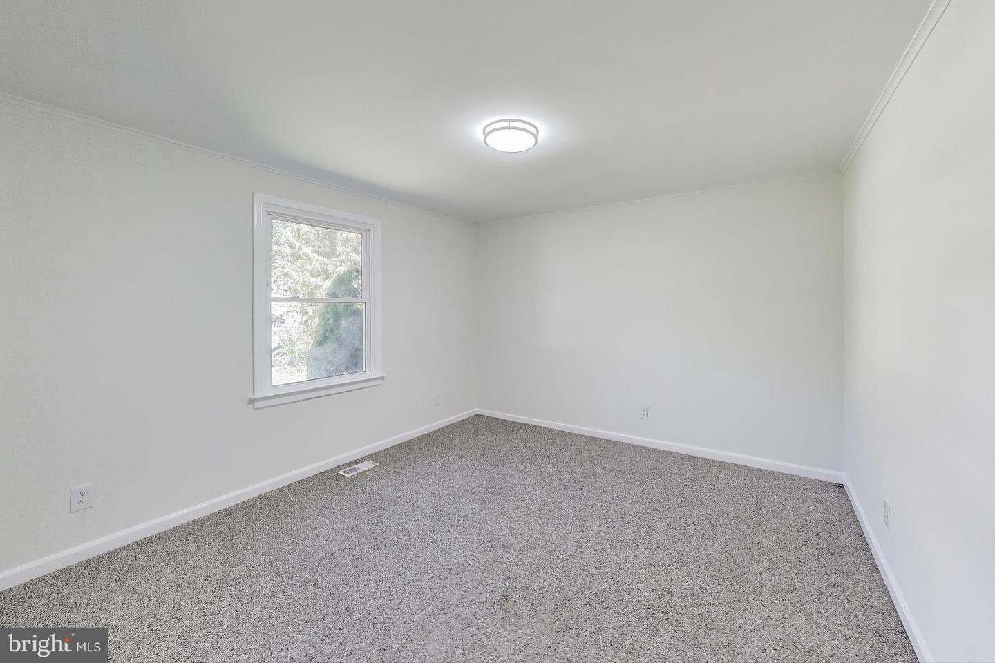 18905 RED OAK LN, TRIANGLE, Virginia 22172, 5 Bedrooms Bedrooms, ,3 BathroomsBathrooms,Residential,For sale,18905 RED OAK LN,VAPW2103430 MLS # VAPW2103430