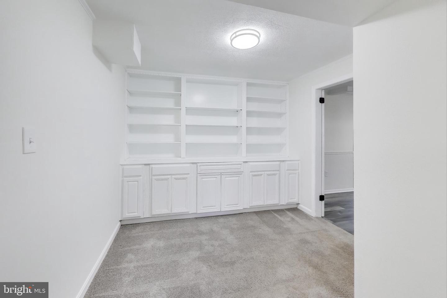 18905 RED OAK LN, TRIANGLE, Virginia 22172, 5 Bedrooms Bedrooms, ,3 BathroomsBathrooms,Residential,For sale,18905 RED OAK LN,VAPW2103430 MLS # VAPW2103430