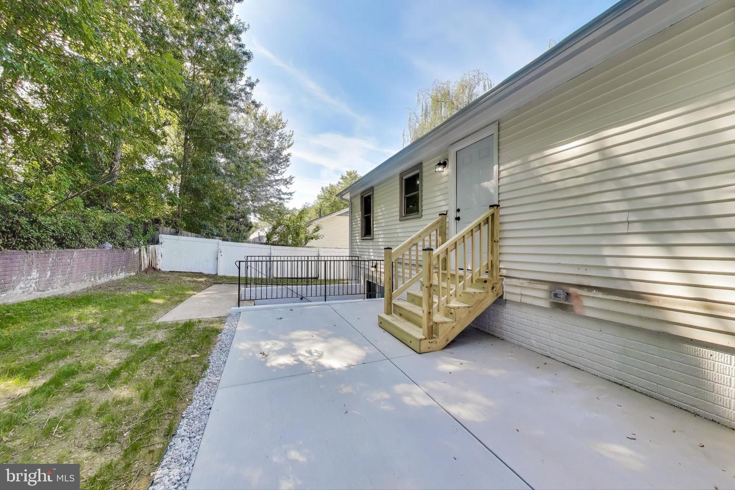 18905 RED OAK LN, TRIANGLE, Virginia 22172, 5 Bedrooms Bedrooms, ,3 BathroomsBathrooms,Residential,For sale,18905 RED OAK LN,VAPW2103430 MLS # VAPW2103430