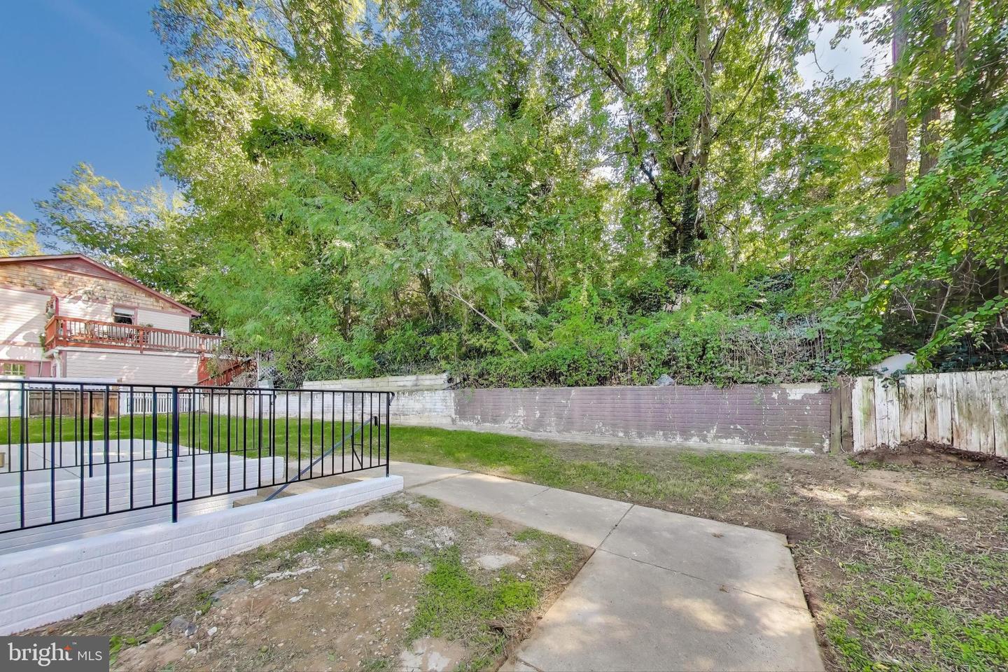 18905 RED OAK LN, TRIANGLE, Virginia 22172, 5 Bedrooms Bedrooms, ,3 BathroomsBathrooms,Residential,For sale,18905 RED OAK LN,VAPW2103430 MLS # VAPW2103430