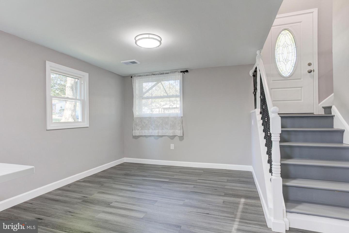 3817 CLAREMONT LN, DALE CITY, Virginia 22193, 4 Bedrooms Bedrooms, 7 Rooms Rooms,2 BathroomsBathrooms,Residential,For sale,3817 CLAREMONT LN,VAPW2103750 MLS # VAPW2103750