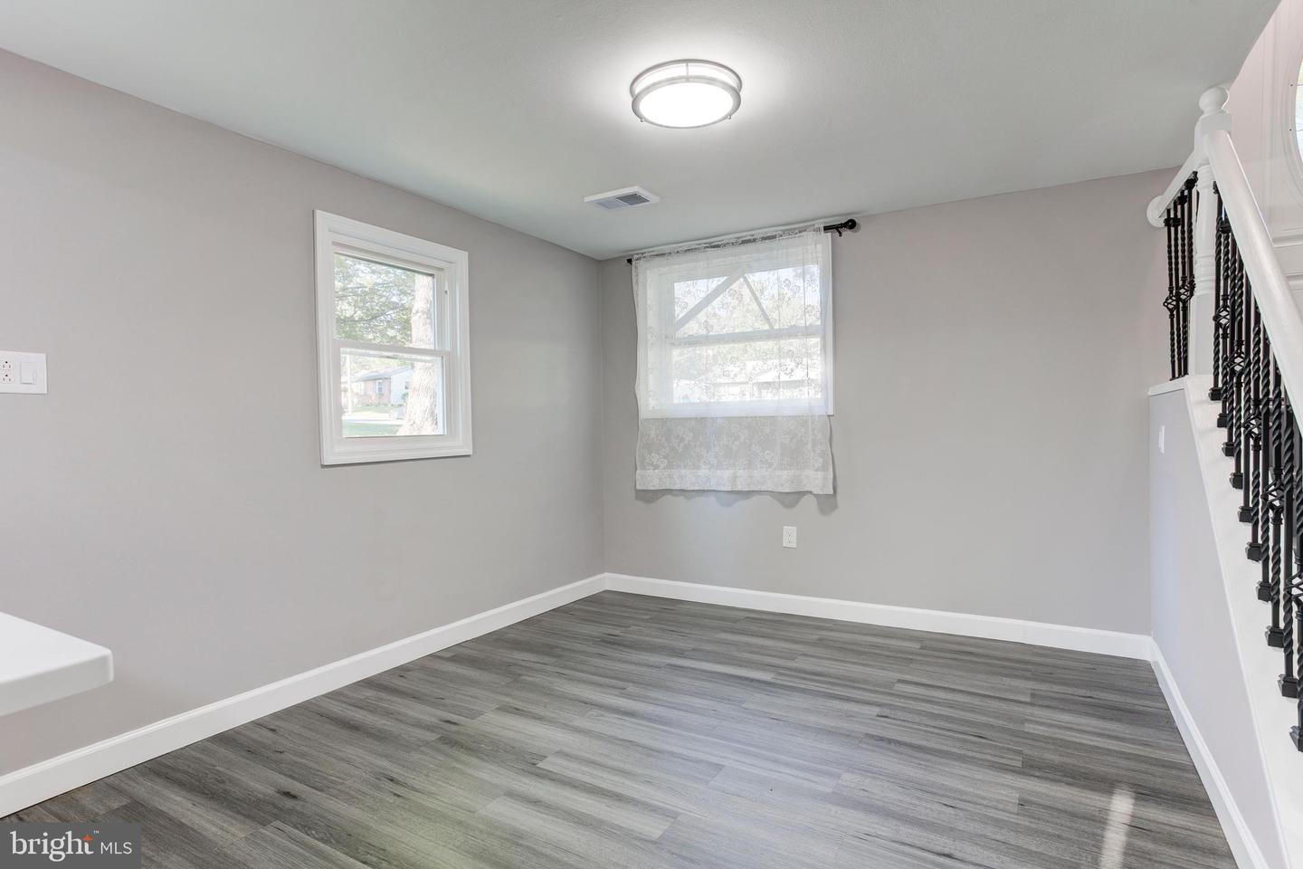 3817 CLAREMONT LN, DALE CITY, Virginia 22193, 4 Bedrooms Bedrooms, 7 Rooms Rooms,2 BathroomsBathrooms,Residential,For sale,3817 CLAREMONT LN,VAPW2103750 MLS # VAPW2103750