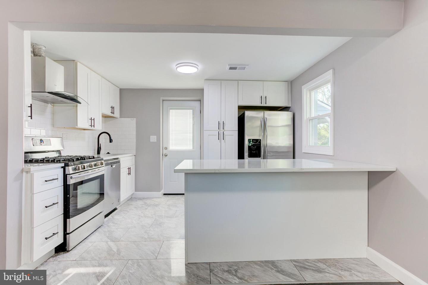 3817 CLAREMONT LN, DALE CITY, Virginia 22193, 4 Bedrooms Bedrooms, 7 Rooms Rooms,2 BathroomsBathrooms,Residential,For sale,3817 CLAREMONT LN,VAPW2103750 MLS # VAPW2103750