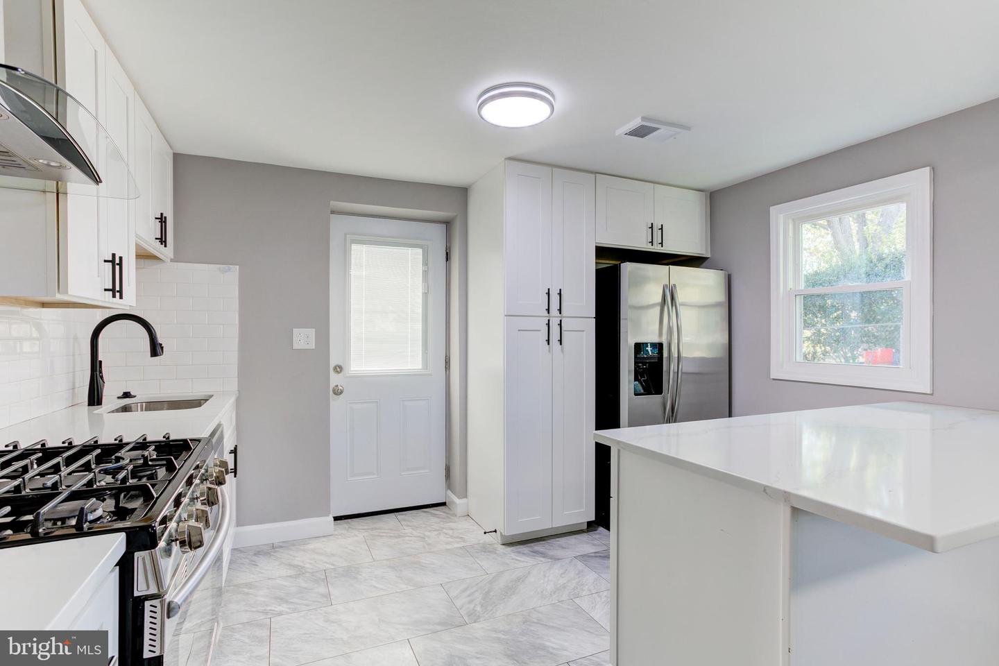 3817 CLAREMONT LN, DALE CITY, Virginia 22193, 4 Bedrooms Bedrooms, 7 Rooms Rooms,2 BathroomsBathrooms,Residential,For sale,3817 CLAREMONT LN,VAPW2103750 MLS # VAPW2103750