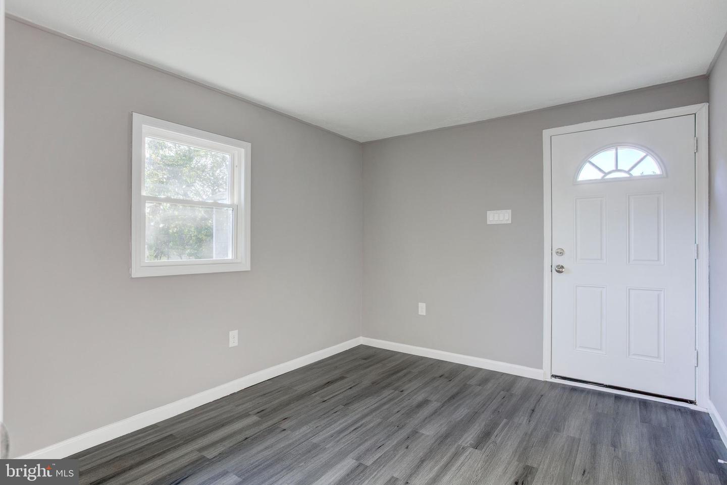 3817 CLAREMONT LN, DALE CITY, Virginia 22193, 4 Bedrooms Bedrooms, 7 Rooms Rooms,2 BathroomsBathrooms,Residential,For sale,3817 CLAREMONT LN,VAPW2103750 MLS # VAPW2103750