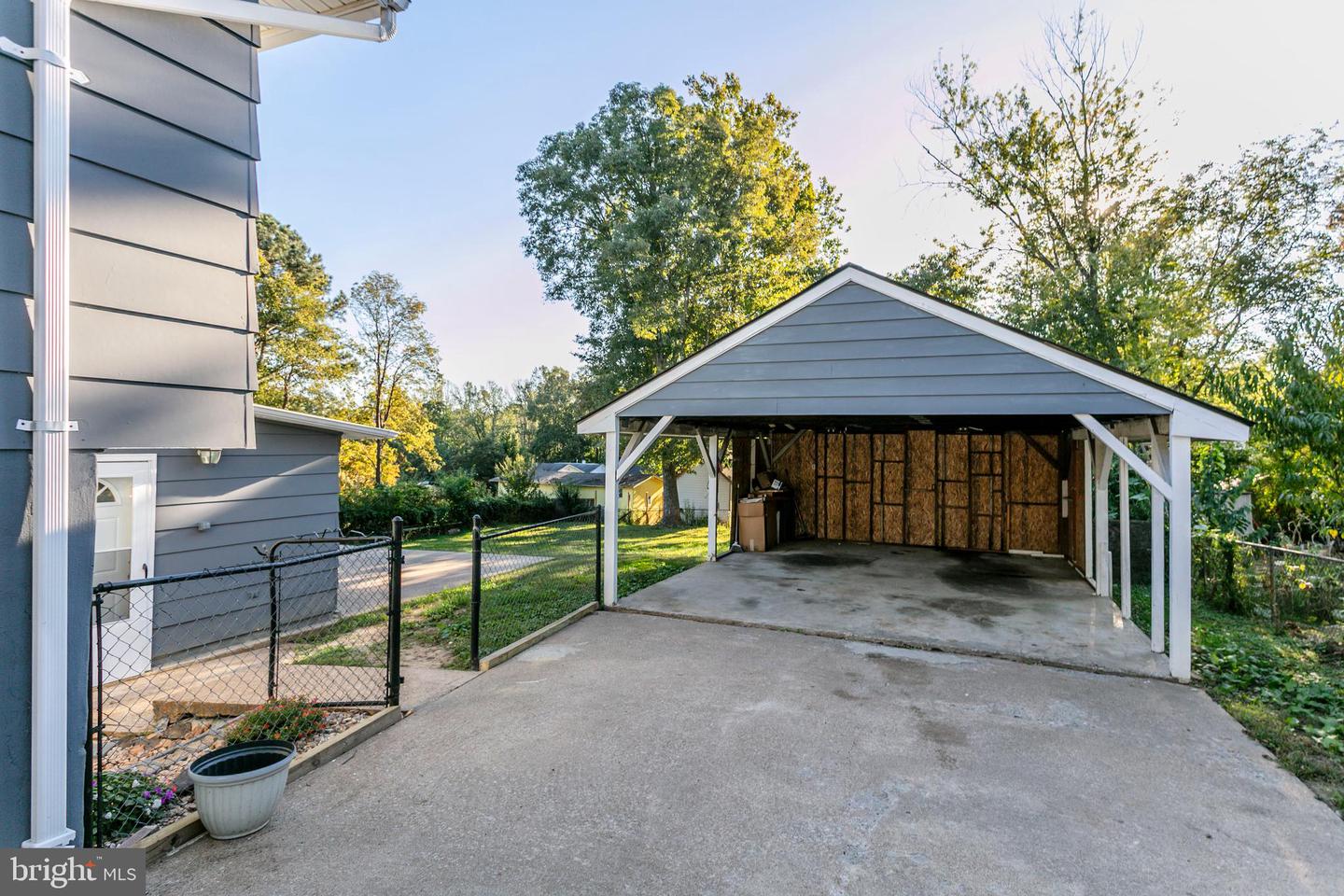3817 CLAREMONT LN, DALE CITY, Virginia 22193, 4 Bedrooms Bedrooms, 7 Rooms Rooms,2 BathroomsBathrooms,Residential,For sale,3817 CLAREMONT LN,VAPW2103750 MLS # VAPW2103750