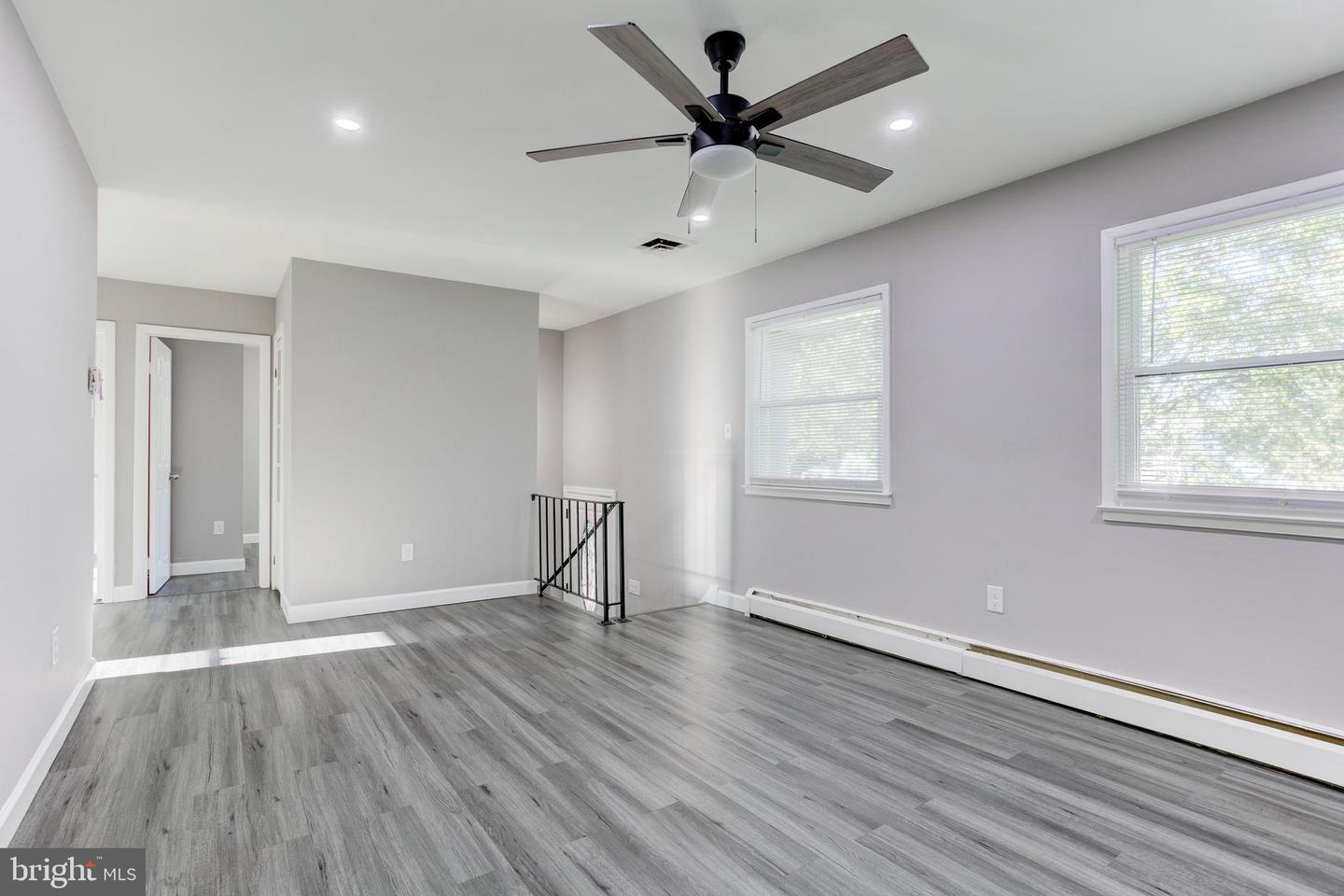 3817 CLAREMONT LN, DALE CITY, Virginia 22193, 4 Bedrooms Bedrooms, 7 Rooms Rooms,2 BathroomsBathrooms,Residential,For sale,3817 CLAREMONT LN,VAPW2103750 MLS # VAPW2103750