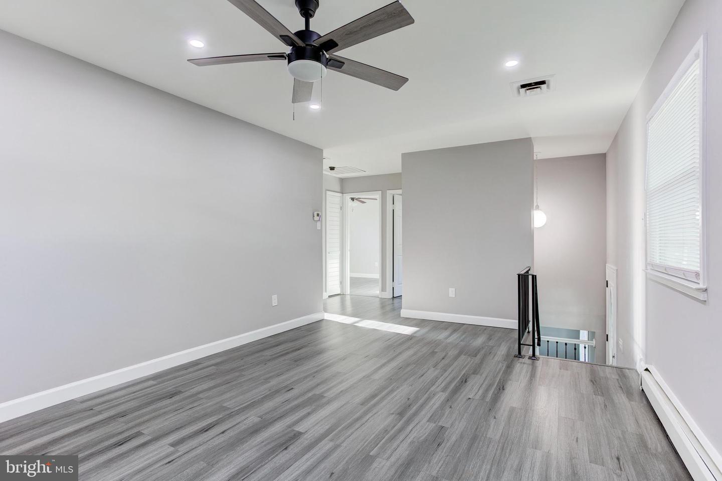 3817 CLAREMONT LN, DALE CITY, Virginia 22193, 4 Bedrooms Bedrooms, 7 Rooms Rooms,2 BathroomsBathrooms,Residential,For sale,3817 CLAREMONT LN,VAPW2103750 MLS # VAPW2103750