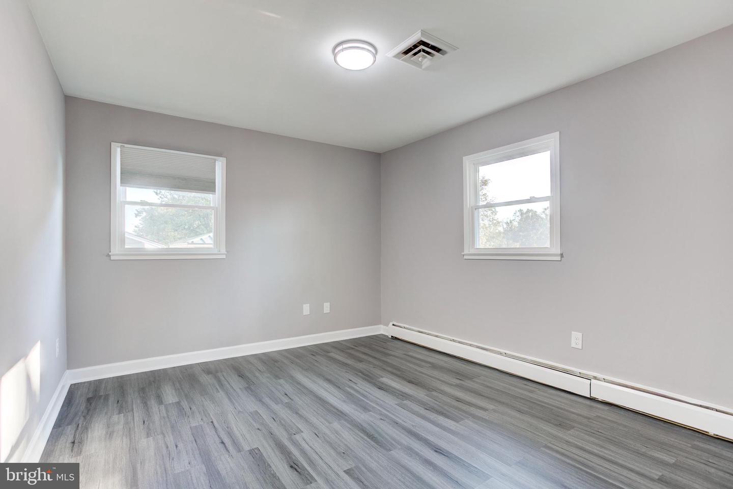 3817 CLAREMONT LN, DALE CITY, Virginia 22193, 4 Bedrooms Bedrooms, 7 Rooms Rooms,2 BathroomsBathrooms,Residential,For sale,3817 CLAREMONT LN,VAPW2103750 MLS # VAPW2103750