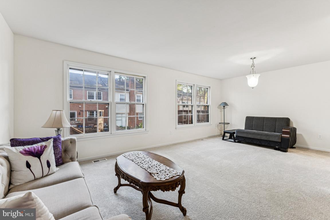 10255 BRADDOCK RD, FAIRFAX, Virginia 22032, 3 Bedrooms Bedrooms, ,2 BathroomsBathrooms,Residential,For sale,10255 BRADDOCK RD,VAFX2266302 MLS # VAFX2266302