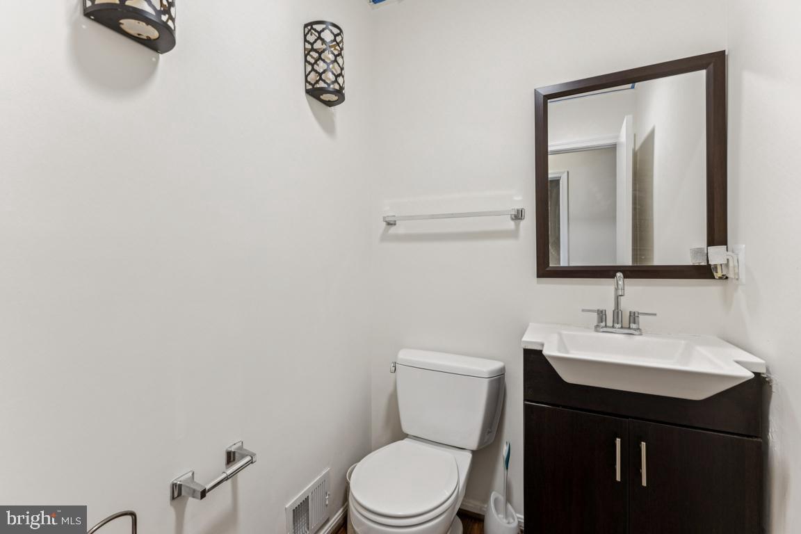 10255 BRADDOCK RD, FAIRFAX, Virginia 22032, 3 Bedrooms Bedrooms, ,2 BathroomsBathrooms,Residential,For sale,10255 BRADDOCK RD,VAFX2266302 MLS # VAFX2266302