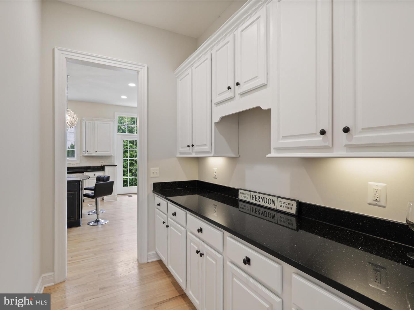 904 LOCUST ST, HERNDON, Virginia 20170, 4 Bedrooms Bedrooms, ,5 BathroomsBathrooms,Residential,For sale,904 LOCUST ST,VAFX2266444 MLS # VAFX2266444