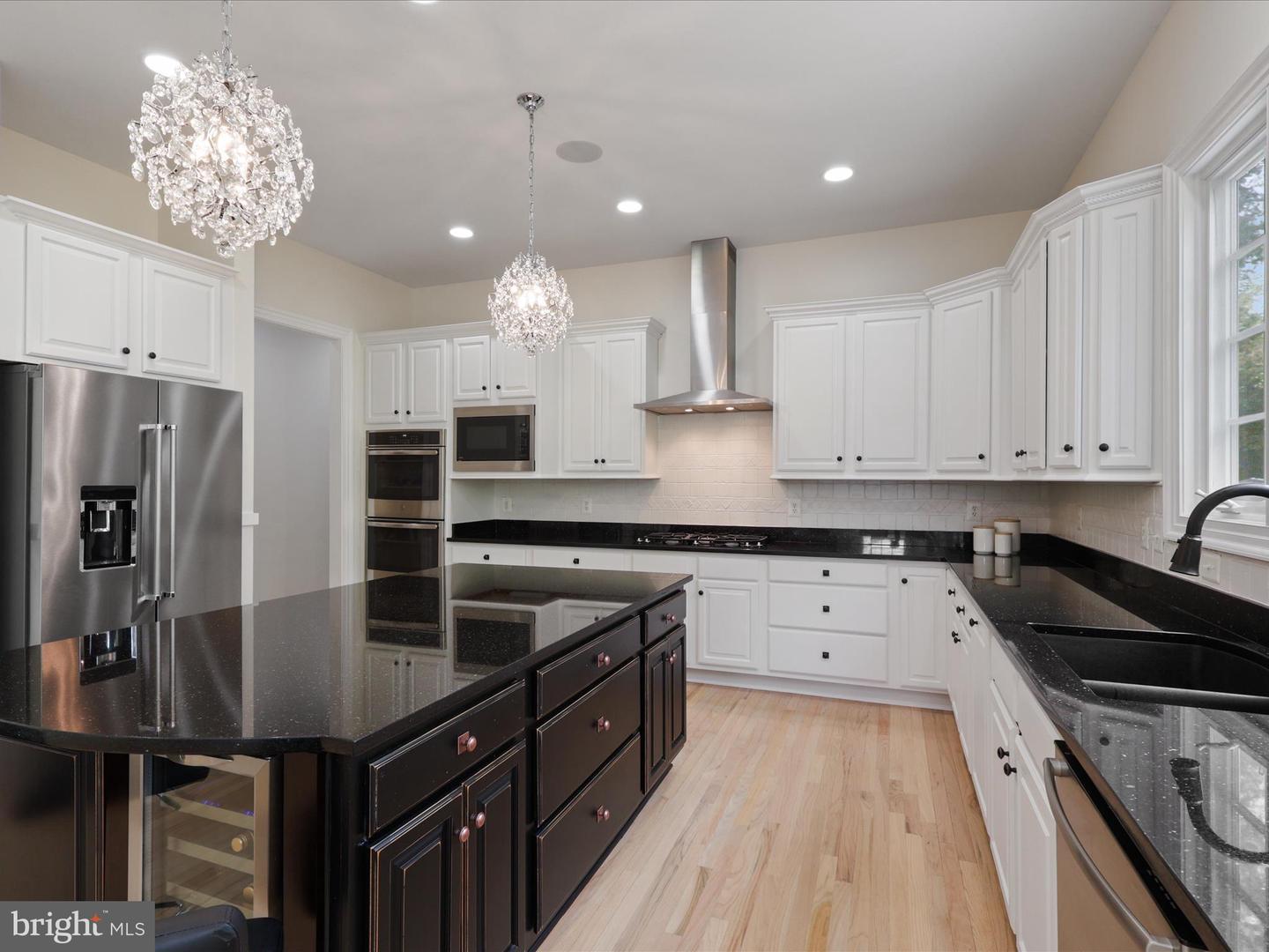 904 LOCUST ST, HERNDON, Virginia 20170, 4 Bedrooms Bedrooms, ,5 BathroomsBathrooms,Residential,For sale,904 LOCUST ST,VAFX2266444 MLS # VAFX2266444