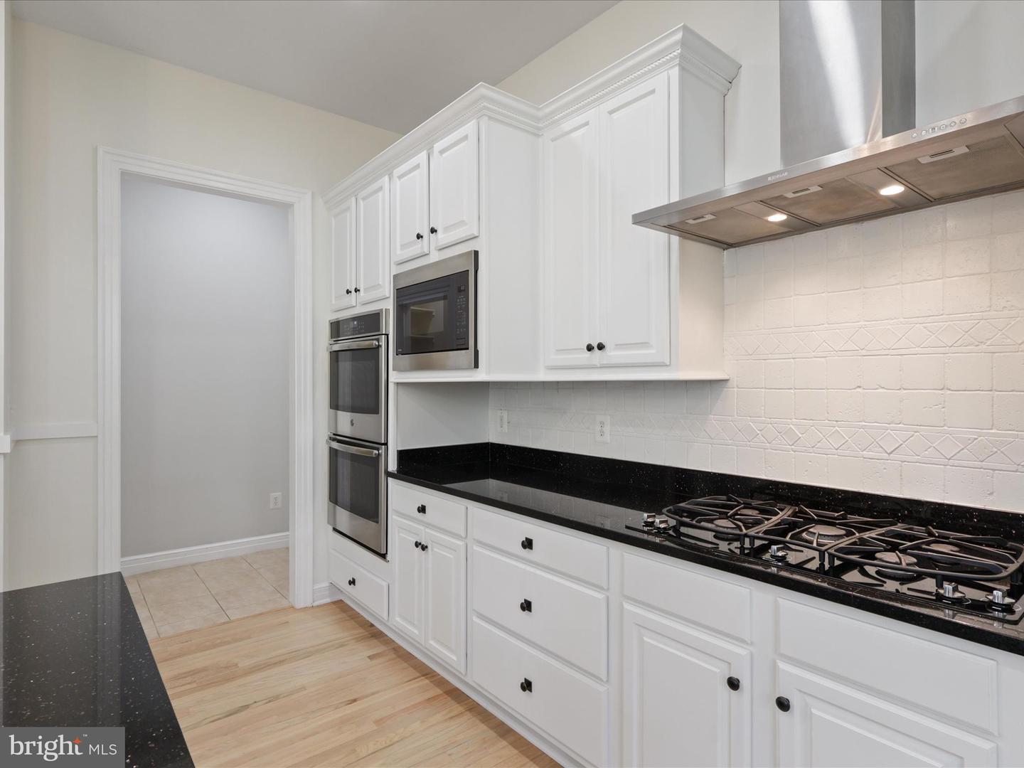 904 LOCUST ST, HERNDON, Virginia 20170, 4 Bedrooms Bedrooms, ,5 BathroomsBathrooms,Residential,For sale,904 LOCUST ST,VAFX2266444 MLS # VAFX2266444