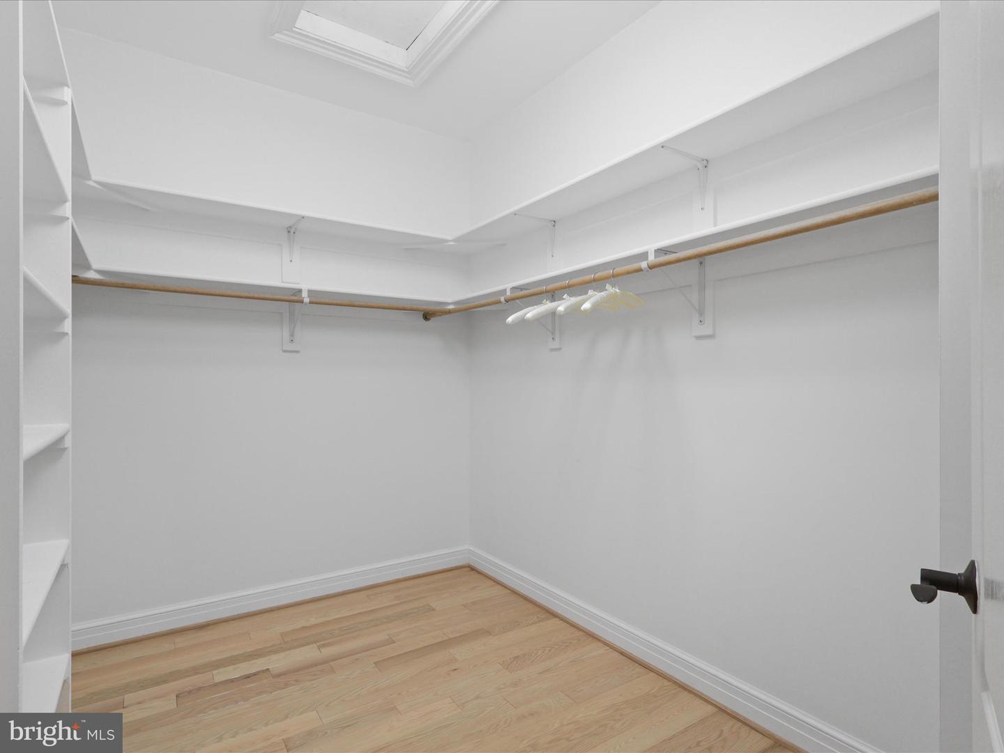904 LOCUST ST, HERNDON, Virginia 20170, 4 Bedrooms Bedrooms, ,5 BathroomsBathrooms,Residential,For sale,904 LOCUST ST,VAFX2266444 MLS # VAFX2266444