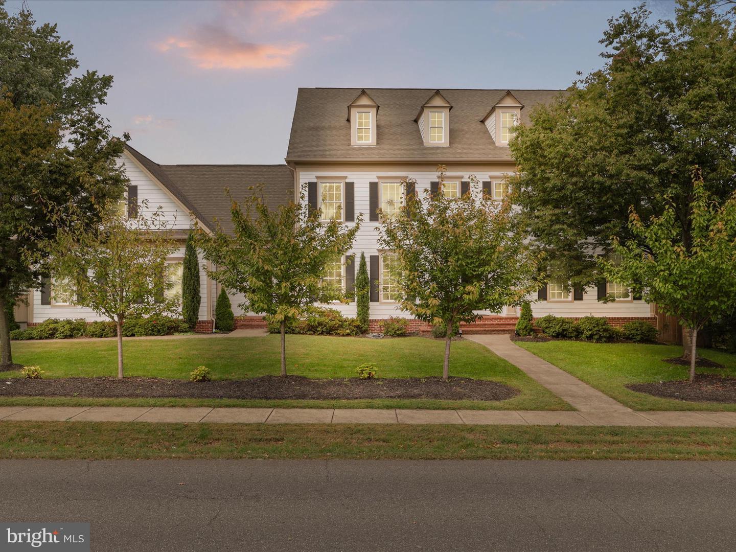 904 LOCUST ST, HERNDON, Virginia 20170, 4 Bedrooms Bedrooms, ,5 BathroomsBathrooms,Residential,For sale,904 LOCUST ST,VAFX2266444 MLS # VAFX2266444