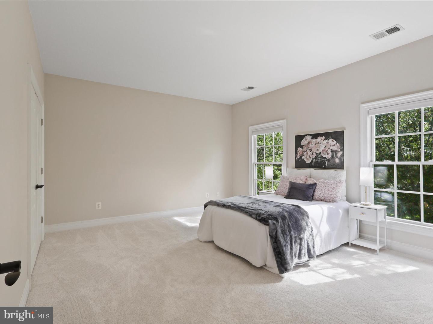 904 LOCUST ST, HERNDON, Virginia 20170, 4 Bedrooms Bedrooms, ,5 BathroomsBathrooms,Residential,For sale,904 LOCUST ST,VAFX2266444 MLS # VAFX2266444