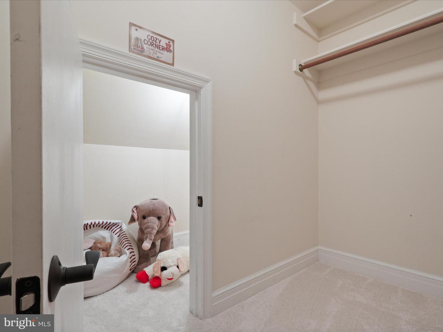 904 LOCUST ST, HERNDON, Virginia 20170, 4 Bedrooms Bedrooms, ,5 BathroomsBathrooms,Residential,For sale,904 LOCUST ST,VAFX2266444 MLS # VAFX2266444