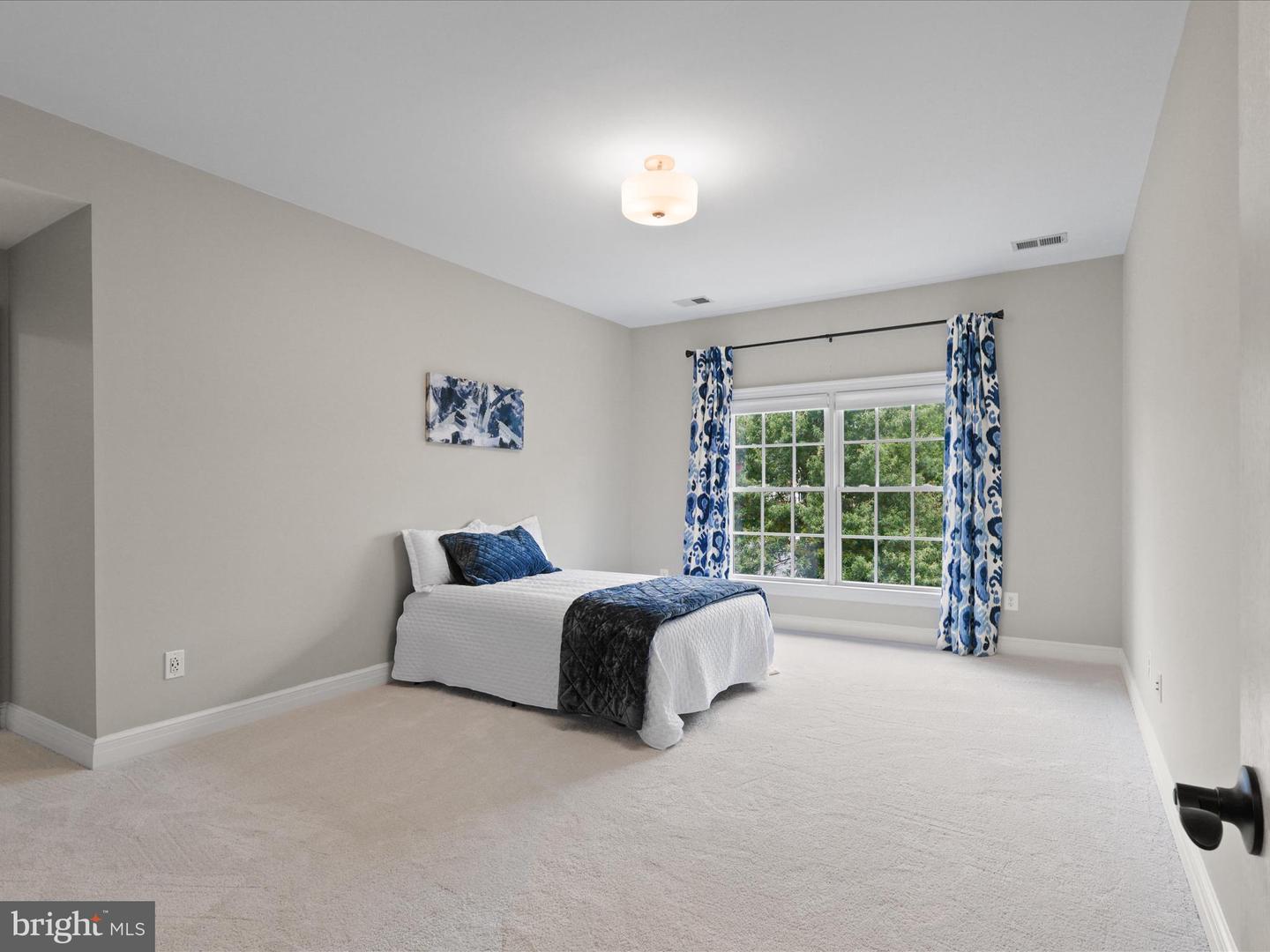 904 LOCUST ST, HERNDON, Virginia 20170, 4 Bedrooms Bedrooms, ,5 BathroomsBathrooms,Residential,For sale,904 LOCUST ST,VAFX2266444 MLS # VAFX2266444