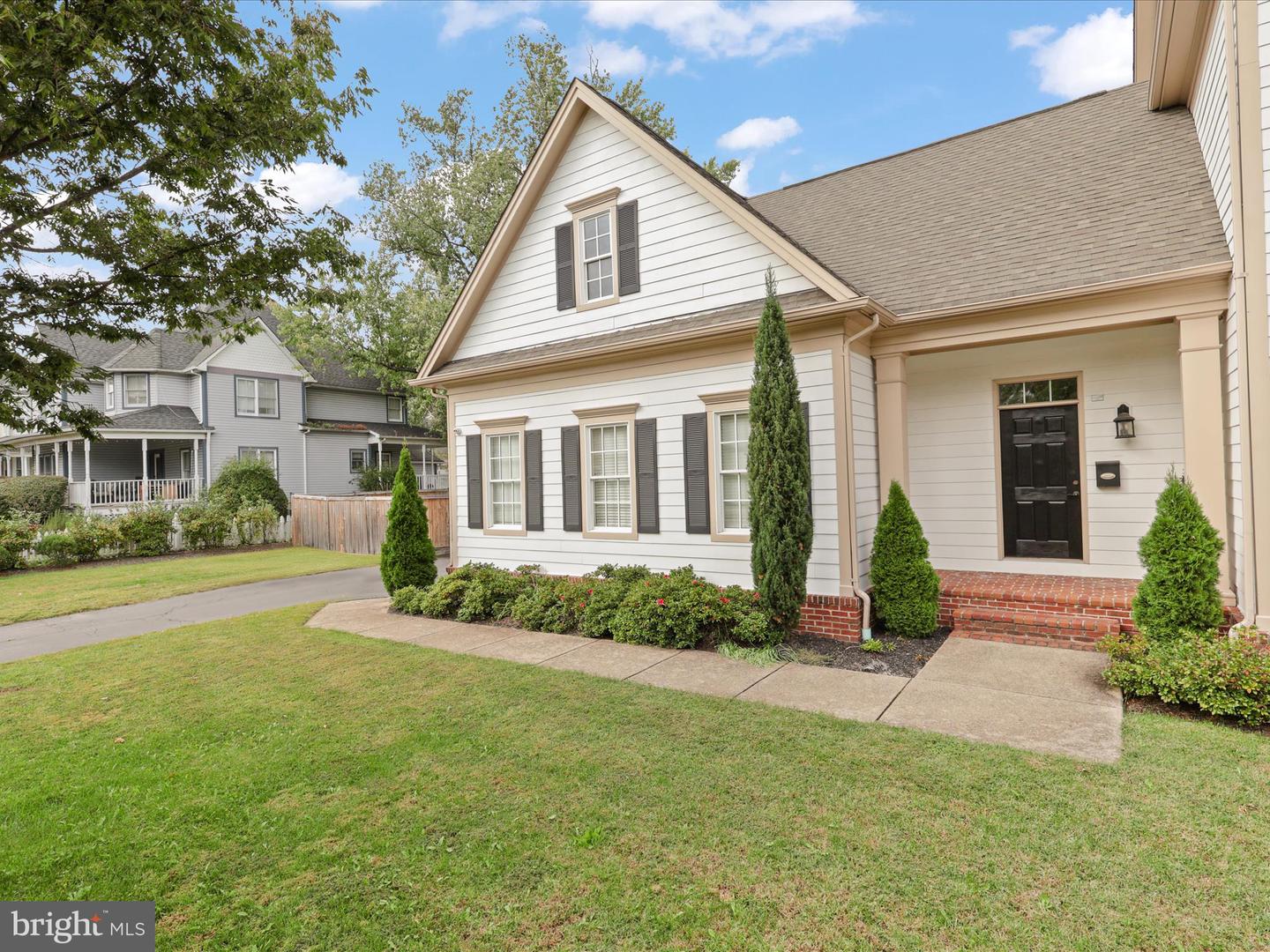 904 LOCUST ST, HERNDON, Virginia 20170, 4 Bedrooms Bedrooms, ,5 BathroomsBathrooms,Residential,For sale,904 LOCUST ST,VAFX2266444 MLS # VAFX2266444