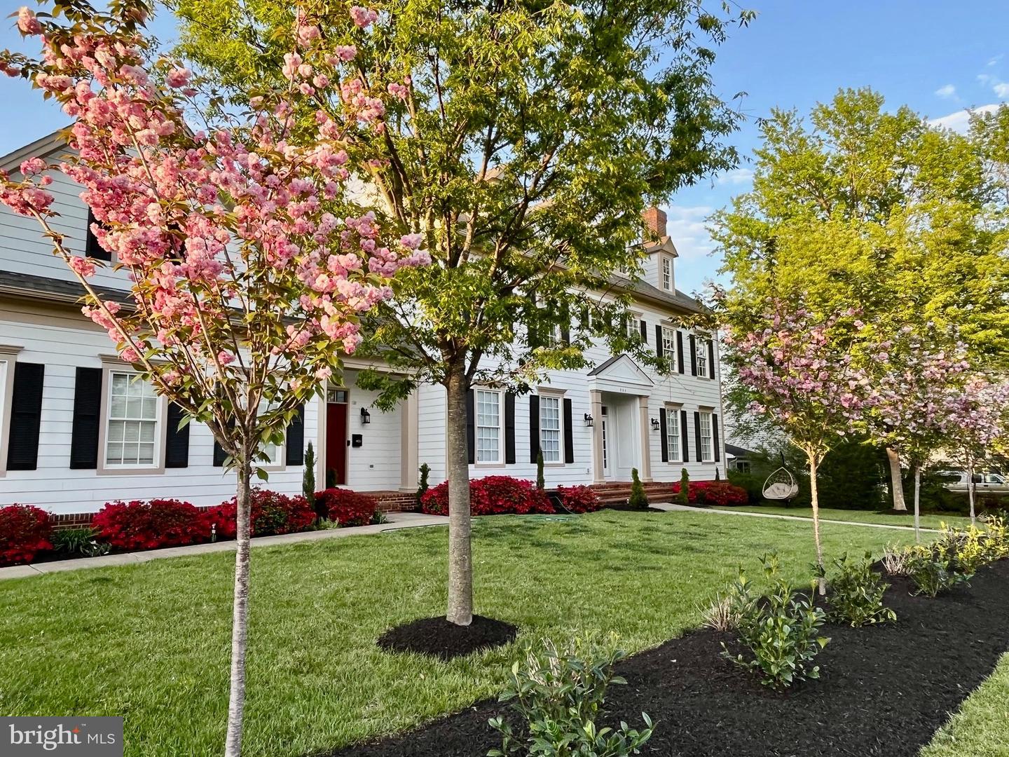 904 LOCUST ST, HERNDON, Virginia 20170, 4 Bedrooms Bedrooms, ,5 BathroomsBathrooms,Residential,For sale,904 LOCUST ST,VAFX2266444 MLS # VAFX2266444