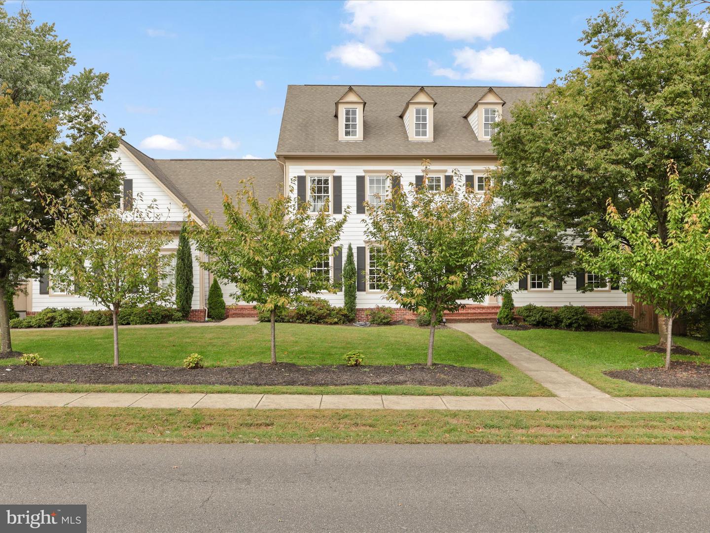 904 LOCUST ST, HERNDON, Virginia 20170, 4 Bedrooms Bedrooms, ,5 BathroomsBathrooms,Residential,For sale,904 LOCUST ST,VAFX2266444 MLS # VAFX2266444