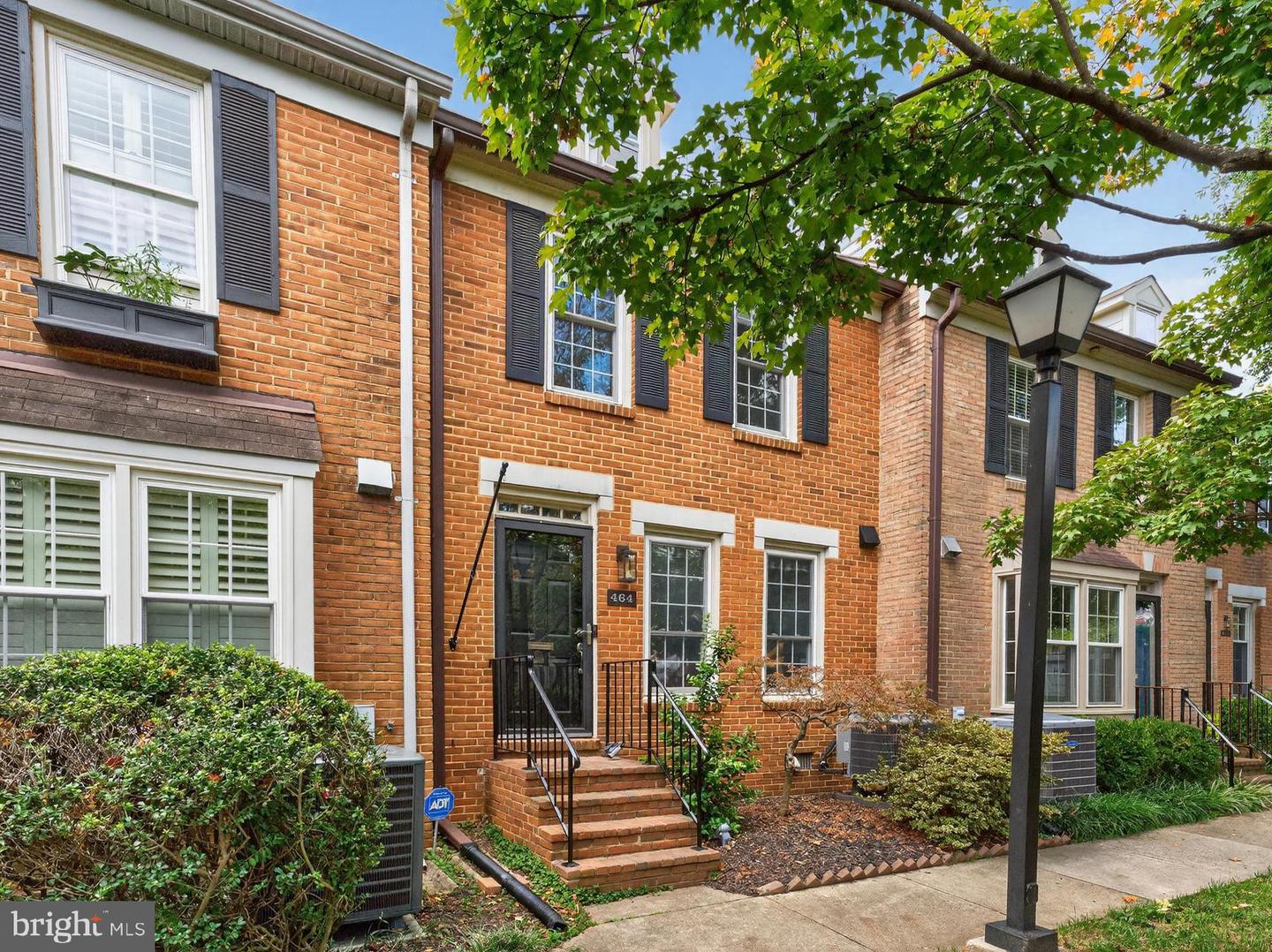 464 W GLEBE RD, ALEXANDRIA, Virginia 22305, 3 Bedrooms Bedrooms, ,3 BathroomsBathrooms,Residential,For sale,464 W GLEBE RD,VAAX2049636 MLS # VAAX2049636