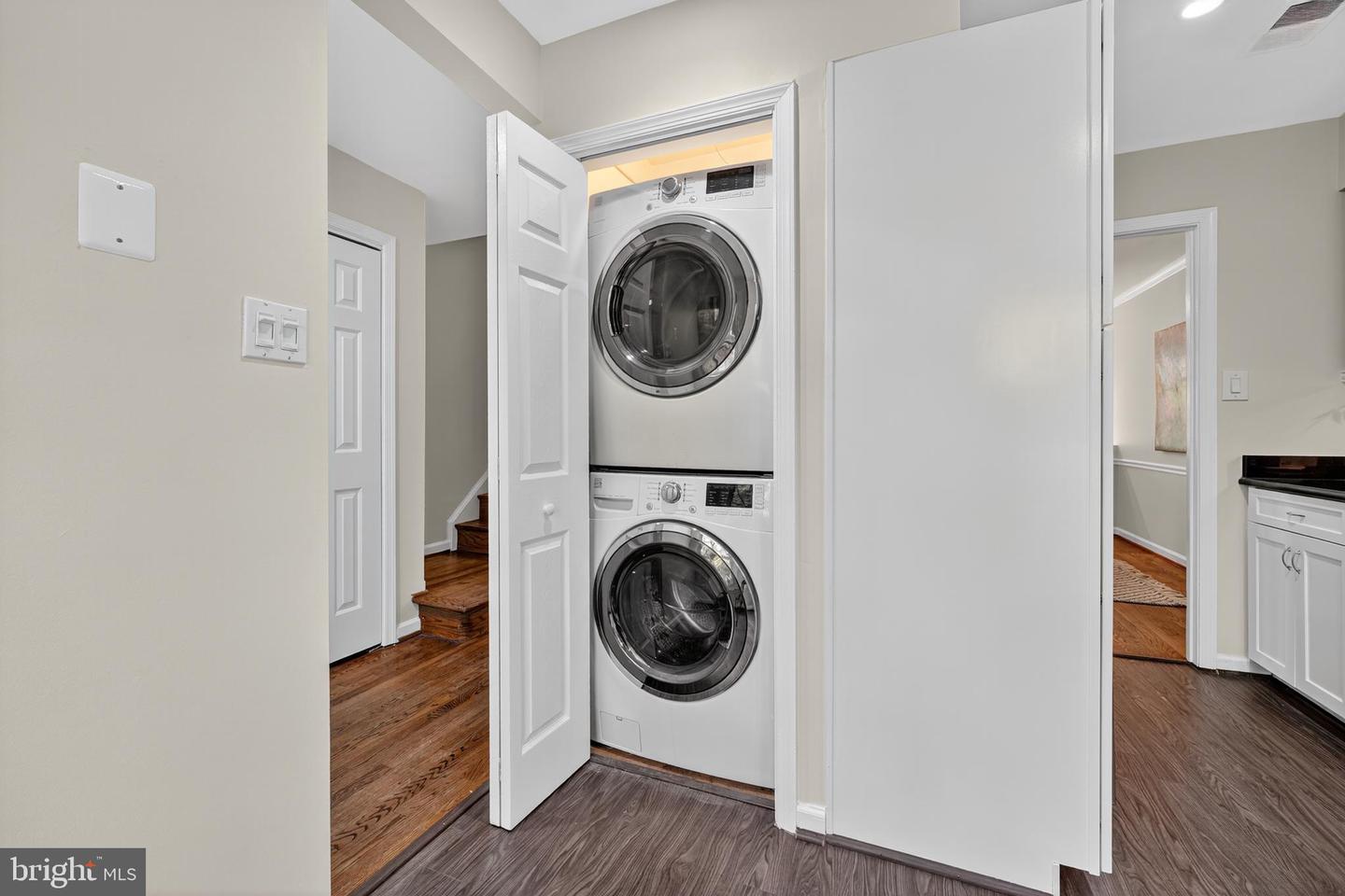 464 W GLEBE RD, ALEXANDRIA, Virginia 22305, 3 Bedrooms Bedrooms, ,3 BathroomsBathrooms,Residential,For sale,464 W GLEBE RD,VAAX2049636 MLS # VAAX2049636