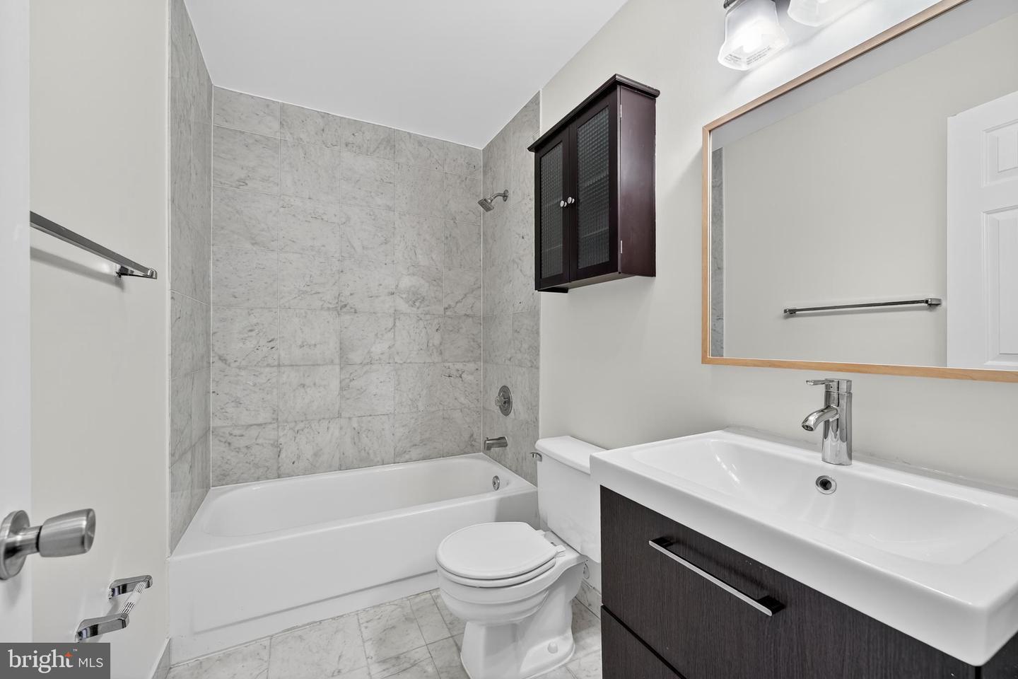 464 W GLEBE RD, ALEXANDRIA, Virginia 22305, 3 Bedrooms Bedrooms, ,3 BathroomsBathrooms,Residential,For sale,464 W GLEBE RD,VAAX2049636 MLS # VAAX2049636